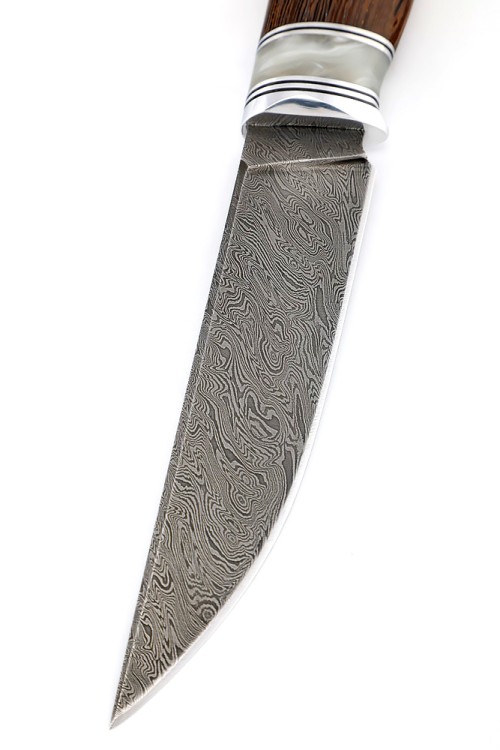 Нож Енот сталь дамаск рукоять вставка акрил белый, венге 