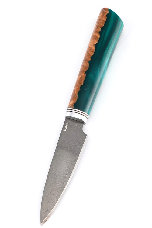 Подставка из ясеня с набором из 5 ножей и тяпки (булат, гибрид карельская береза, акрил зеленый) 