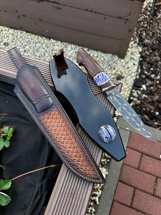 Нож Разделочный сложный мозаичный дамаск стабилизированный зуб мамонта железное дерево на подставке формованные ножны 