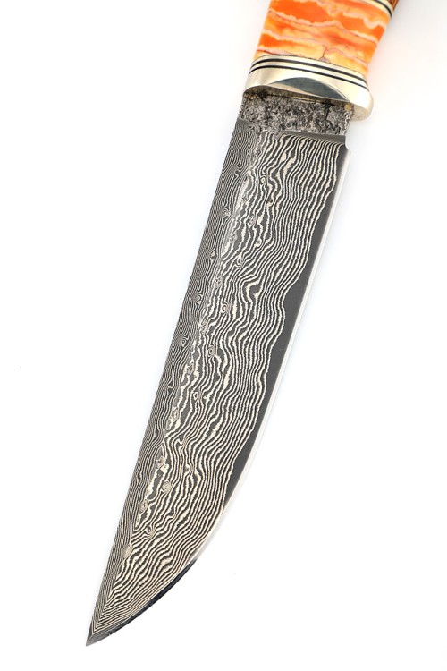 Эксклюзивный нож Стрела (сложный авторский дамаск с никелем, больстер серебро, вставка зуб мамонта, ножны из кожи растительного дубления) 
