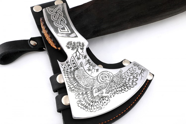 Топор большой №3 (композитный сплав У10+ХВГ, художественная гравировка, рукоять - ясень тонировка+кожа) 