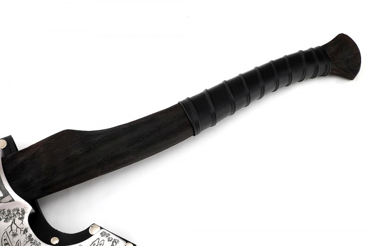 Топор большой №3 (композитный сплав У10+ХВГ, художественная гравировка, рукоять - ясень тонировка+кожа) 