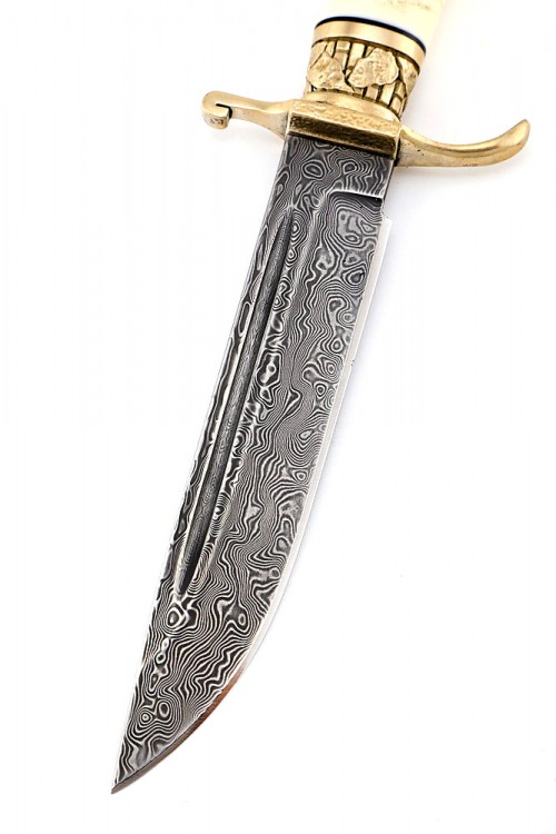 Нож экслюзивный "День Победы" финка НКВД нержавеющий дамаск, мельхиор (скримшоу) ножны из кожи растительного дубления 