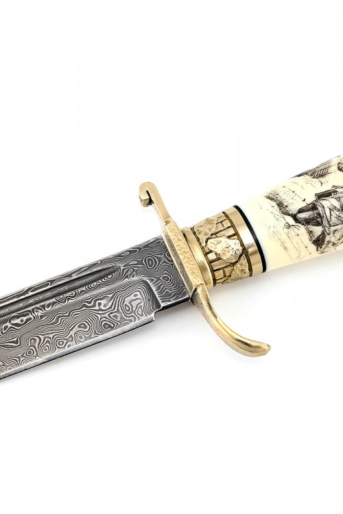 Нож экслюзивный "День Победы" финка НКВД нержавеющий дамаск, мельхиор (скримшоу) ножны из кожи растительного дубления 