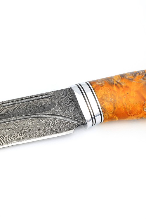 Нож Берсерк сталь дамаск-долы рукоять кап клена янтарный 