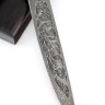 Нож Якут №4 сталь дамаск кованый дол рукоять железное дерево, карельская береза янтарная, на подставке 