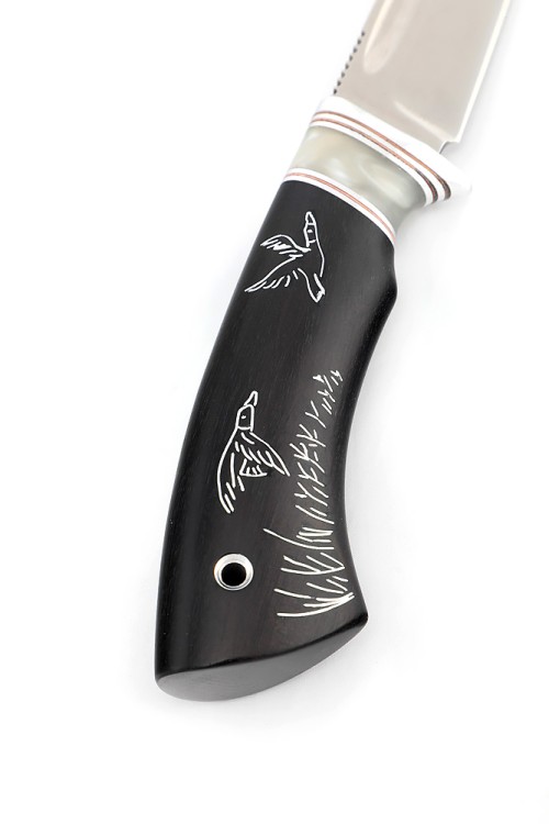 Нож Сурок сталь К340 рукоять вставка акрил белый, черный граб с инкрустацией 