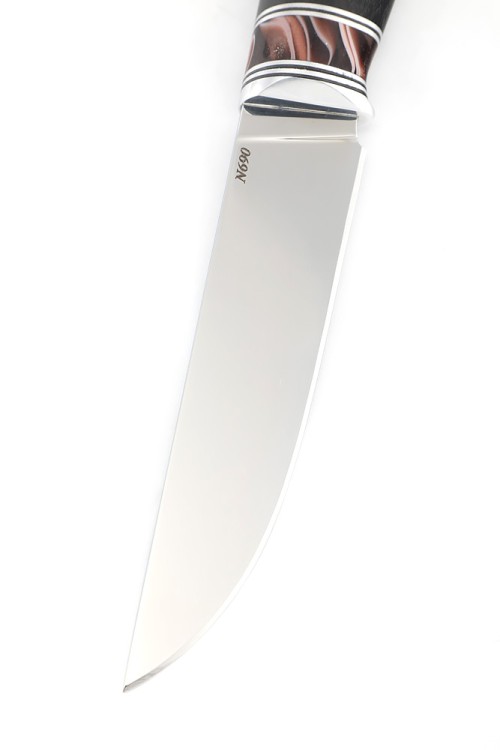 Нож Путник сталь N690 рукоять вставка акрил коричневый, черный граб 