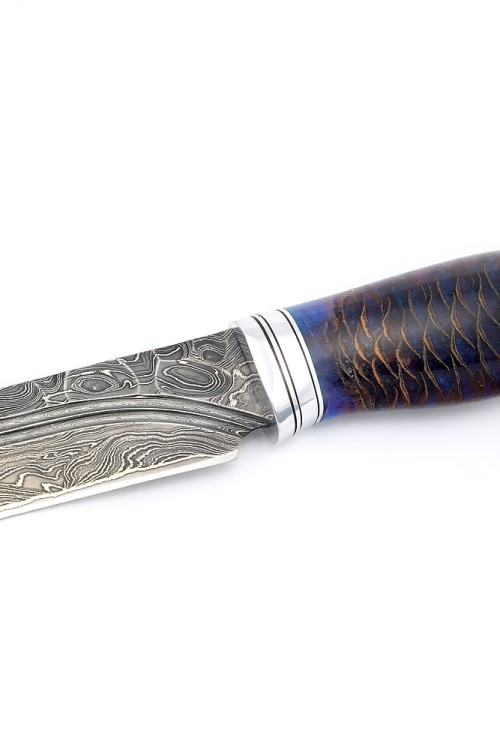 Нож Перун 9ХС ламинированная дамаск с никелем, фигурные долы-камень, рукоять шишка в акриле синекрасная 