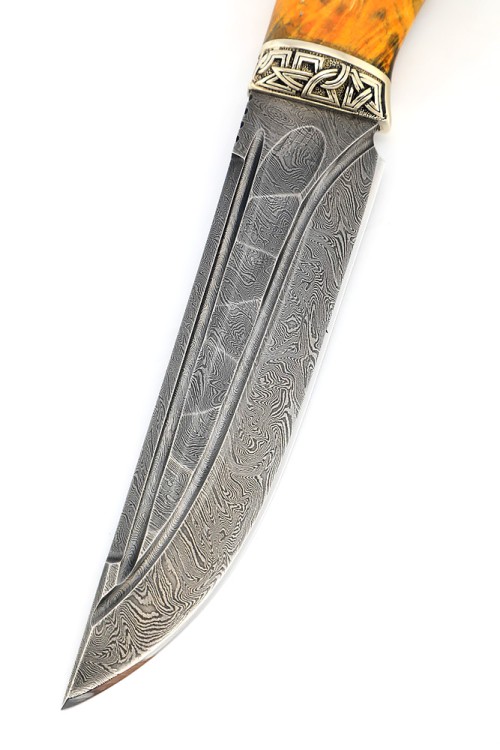 Нож Стрела дамаск долы-камень рукоять мельхиор, кап клена янтарный 