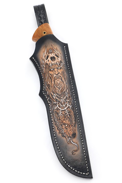 Нож Лесник-2 сталь К340 рукоять латунь, карельская береза янтарная, формованные ножны 