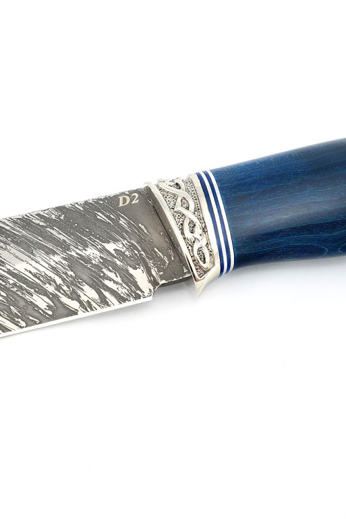 Нож Хантер сталь D2 рукоять стабилизированная карельская береза синяя гарда мельхиор 