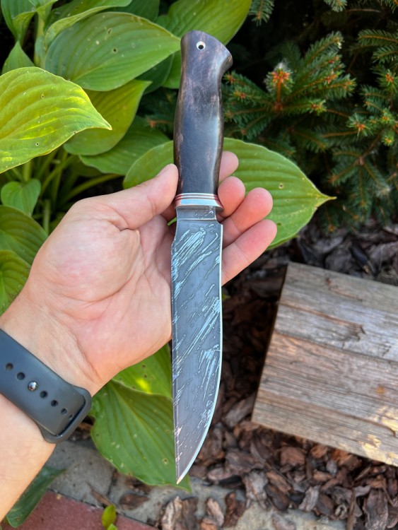 Нож Хищник из кованой стали D2 рукоять стабилизированная карельская береза коричневая 