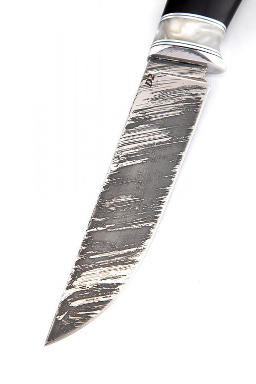 Нож Путник кованая сталь D2 рукоять белый акрил черный граб 