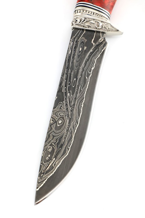 Нож Лось 9ХС ламинированная дамаск с никелем, фигурные долы-камень, рукоять мельхиор, кап клена красный 