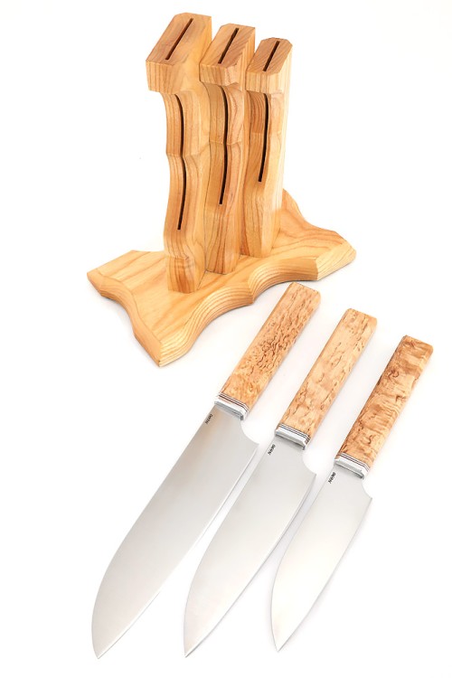 Подставка из ясеня с набором из 3 ножей (N690, карельская береза) 