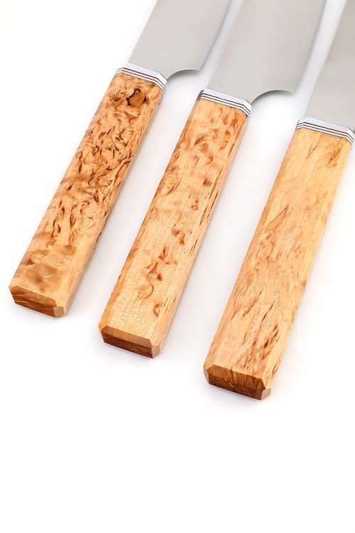 Подставка из ясеня с набором из 3 ножей (N690, карельская береза) 