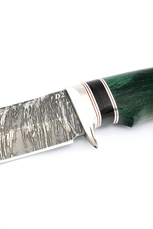 Нож Секач стал D2 рукоять мельхиор, вставка черный граб, карельская береза зеленая 