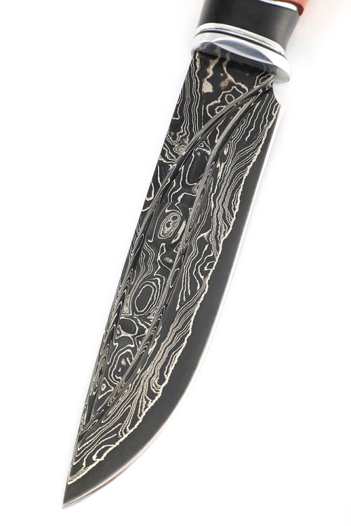 Нож Буран 9ХС ламинированная дамаск с никелем фигурные долы-камень, рукоять черный граб, кап клена, авторский пин 