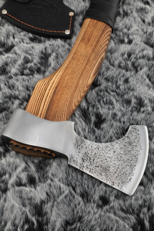 Топор средний №2 (сплав УГЛЕРОД+ХВГ, рукоять - ясень, кожа) 