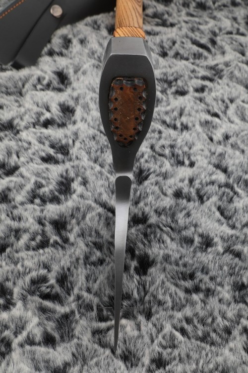 Топор Мясной (сплав УГЛЕРОД + ХВГ, рукоять - американский ясень) 