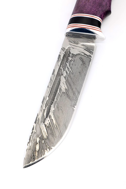 Нож Охотничий сталь D2 рукоять вставка черный граб, карельская береза фиолетовая 