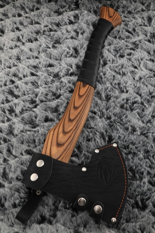 Топор большой №3 (композитный сплав У10+ХВГ, рукоять - ясень+кожа) 