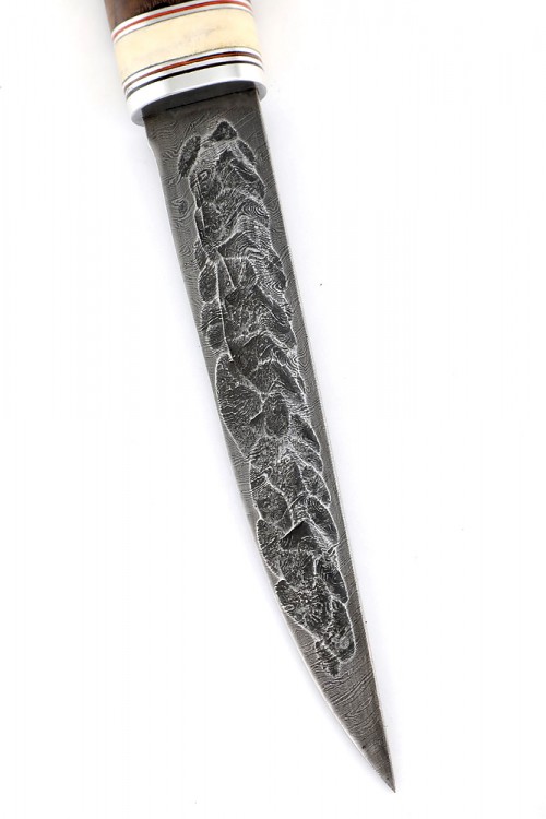 Нож Северный №3 сталь дамаск кованый дол рукоять вставка рог лося термоциклированный ясень 