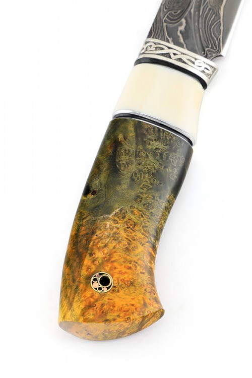 Нож Берсерк дамаск ламинированный, фигурные долы, больстер литьё, вставка кость, стабилизированный кап клёна 