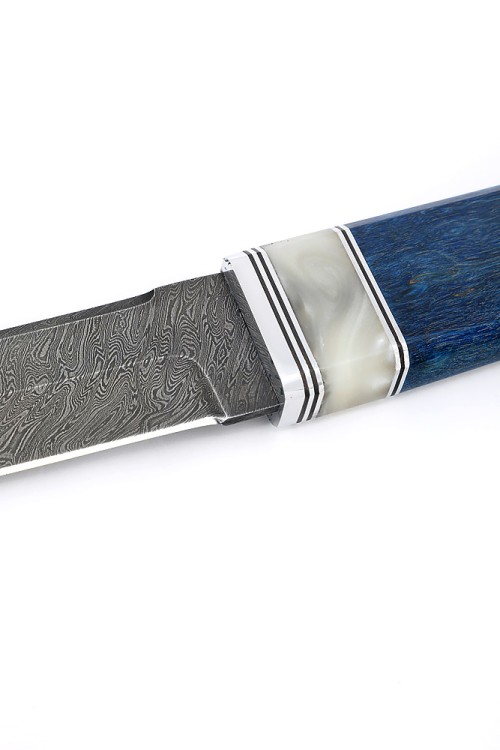 Нож Танто большой дамаск рукоять вставка акрил белый, карельская береза синяя 