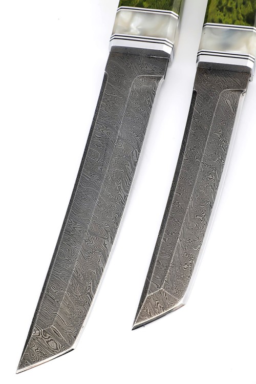 Комплект из 2 ножей "Танто" дамаск рукоять вставка акрил белый, карельская береза зеленая 