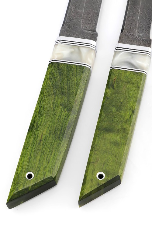 Комплект из 2 ножей "Танто" дамаск рукоять вставка акрил белый, карельская береза зеленая 